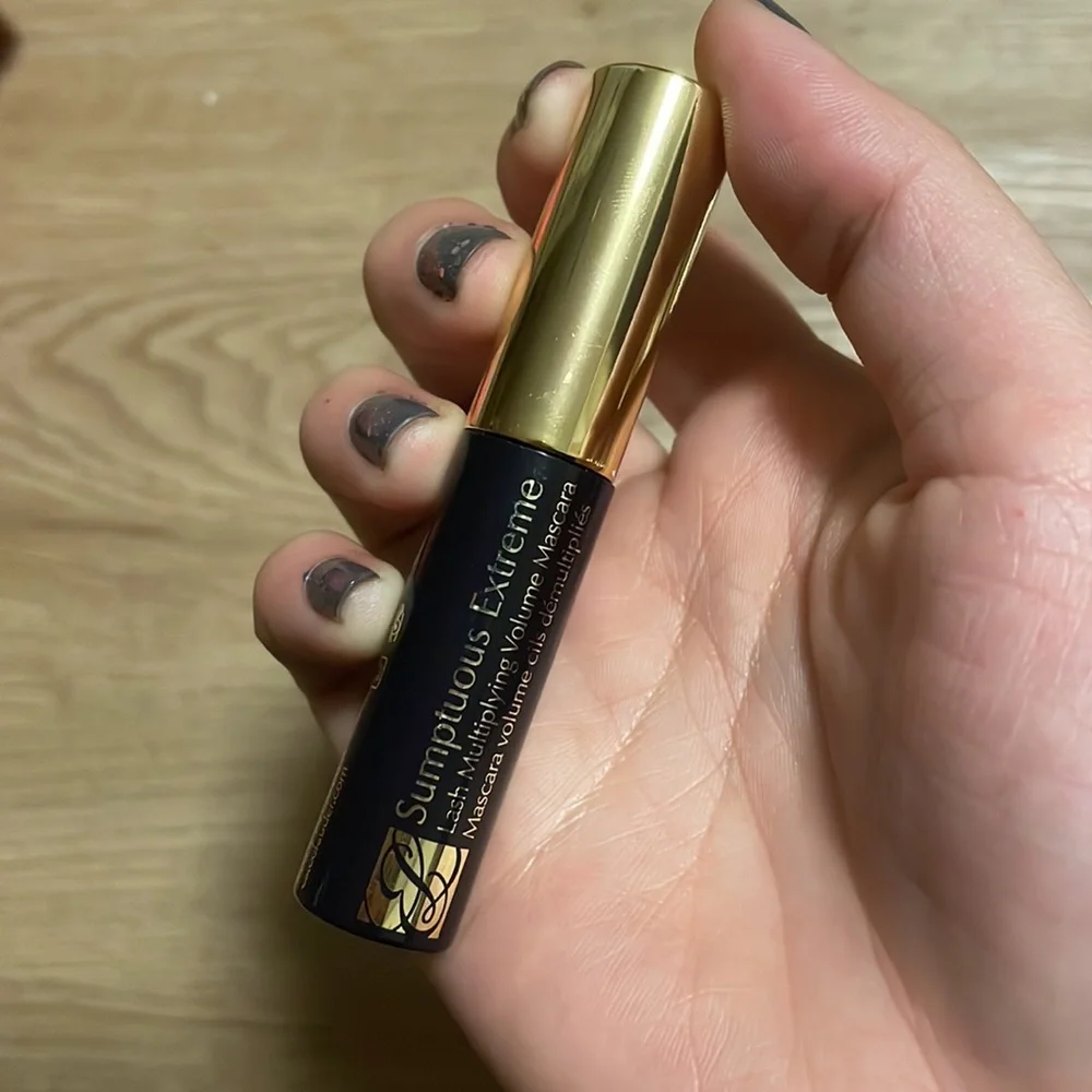 2 Estée Lauder sumptuous extreme lash volume mascara 01 extreme black NEW
